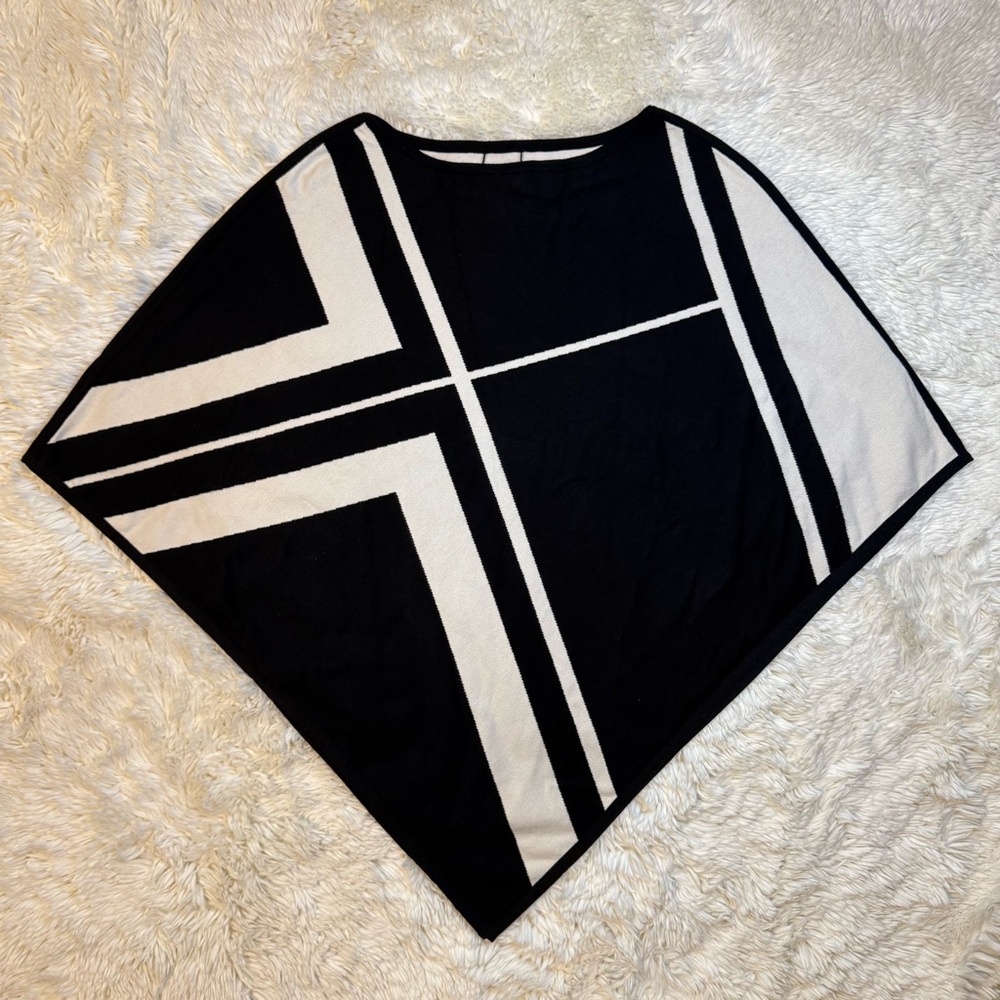 Chico’s Reversible Knit Triangle Poncho